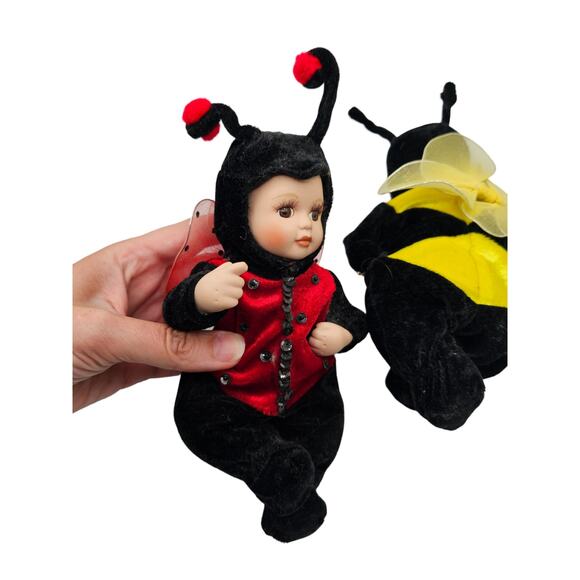 Set of 2 Vintage Porcelain Baby Dolls Ladybug and Bee Costumes - Picture 5 of 5